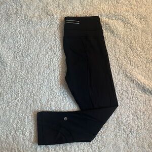 Lululemon pace rival crop size 4